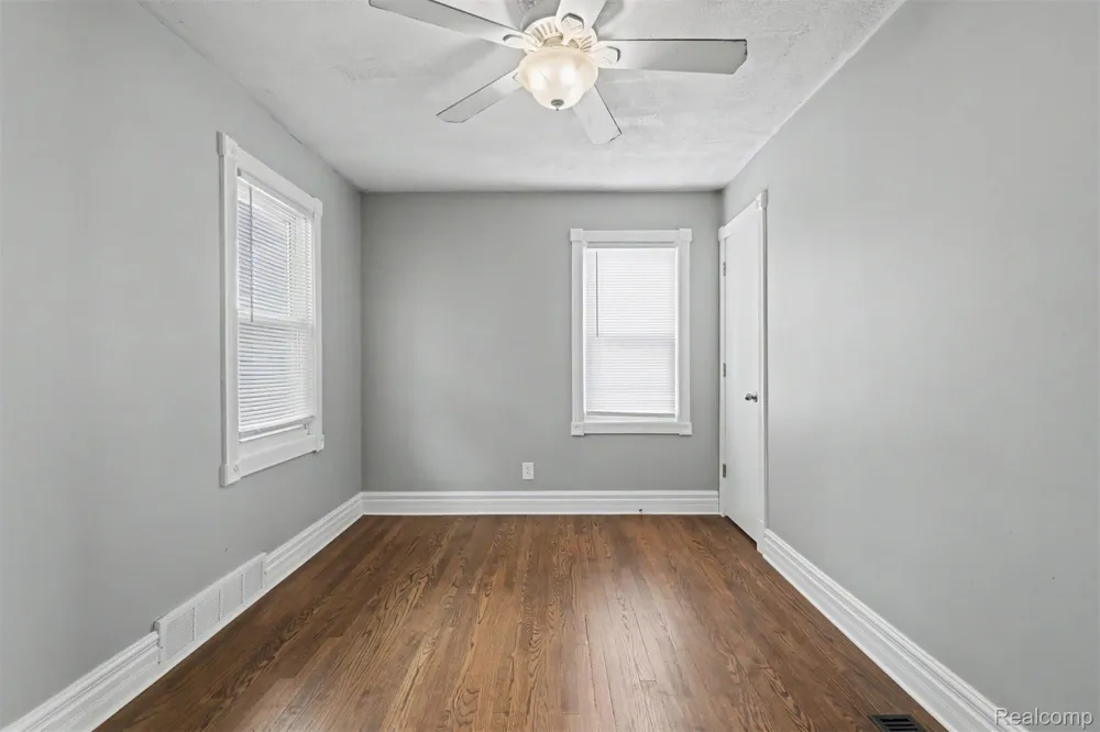 1646 Mill Street Lincoln Park City, MI 48146