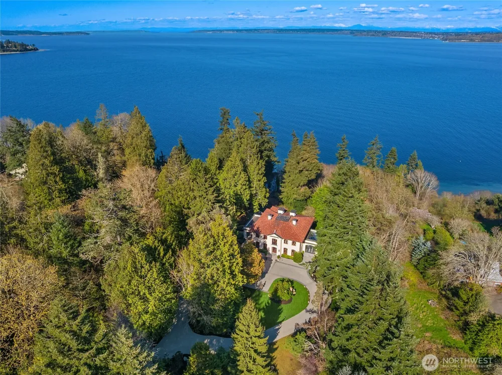 8010 Grand Avenue NE Bainbridge Island, WA 98110