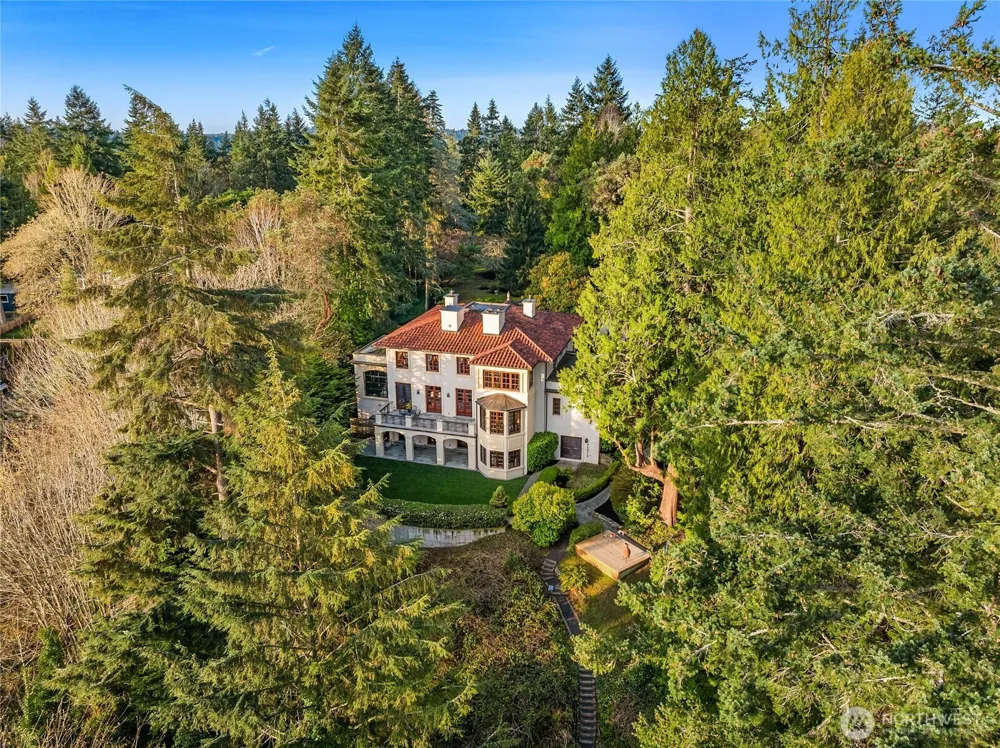 8010 Grand Avenue NE Bainbridge Island, WA 98110
