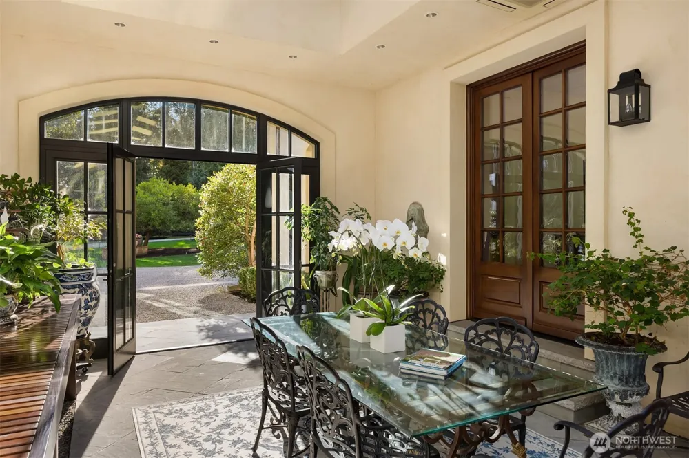 8010 Grand Avenue NE Bainbridge Island, WA 98110