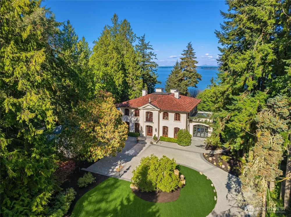 8010 Grand Avenue NE Bainbridge Island, WA 98110