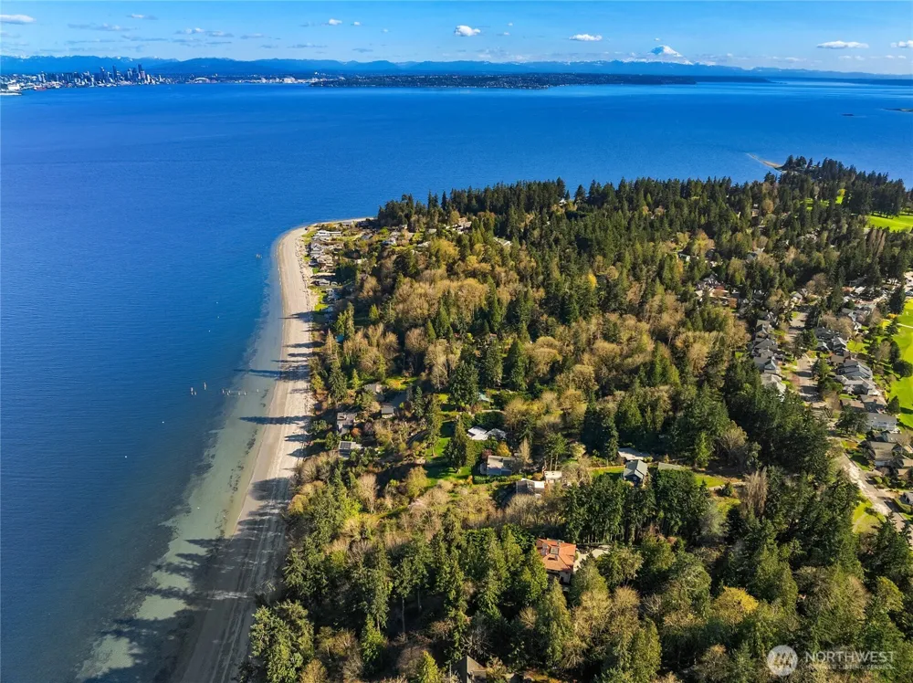 8010 Grand Avenue NE Bainbridge Island, WA 98110