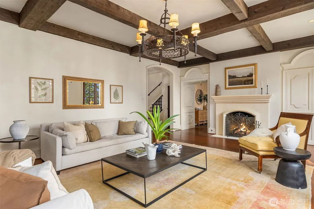 8010 Grand Avenue NE Bainbridge Island, WA 98110