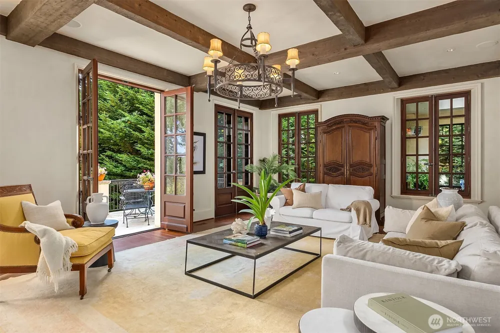 8010 Grand Avenue NE Bainbridge Island, WA 98110