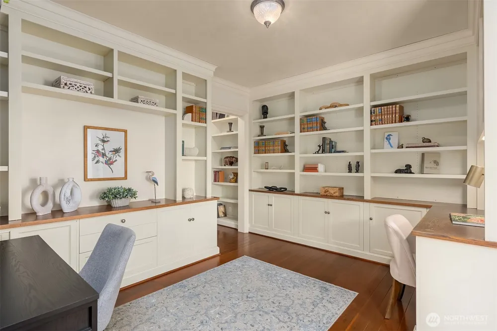8010 Grand Avenue NE Bainbridge Island, WA 98110