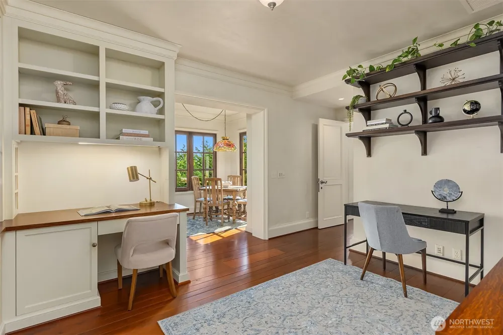 8010 Grand Avenue NE Bainbridge Island, WA 98110