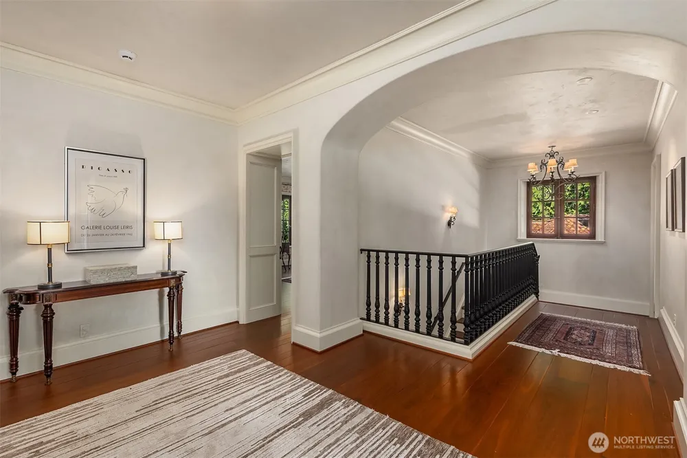 8010 Grand Avenue NE Bainbridge Island, WA 98110
