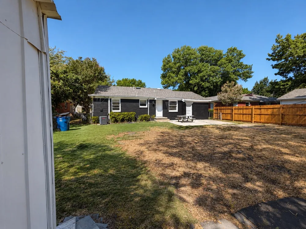 11214 Ulloa Lane Dallas, TX 75228