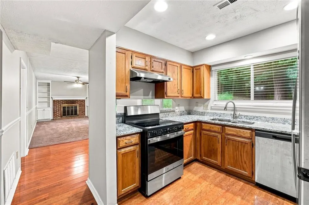 10450 Summer Creek Drive Johns Creek, GA 30022