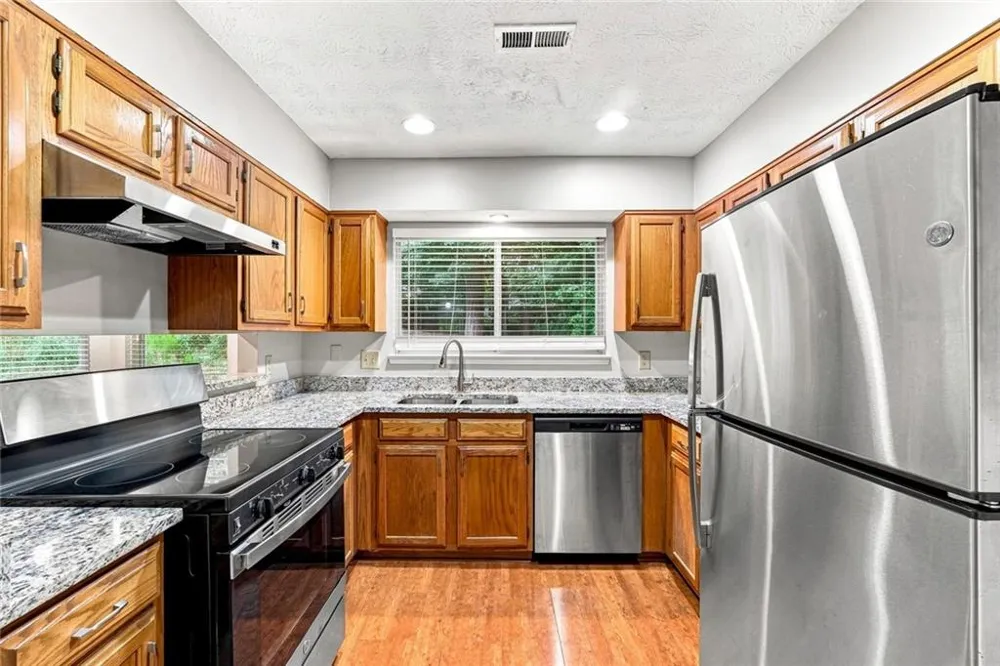 10450 Summer Creek Drive Johns Creek, GA 30022