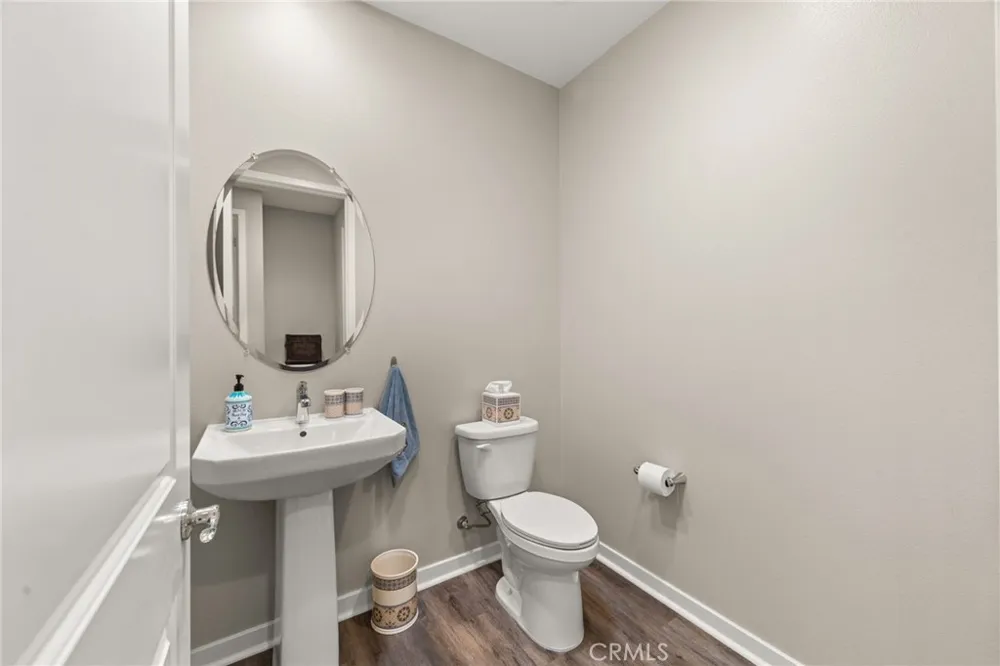 10832 Flora Cypress, CA 90720