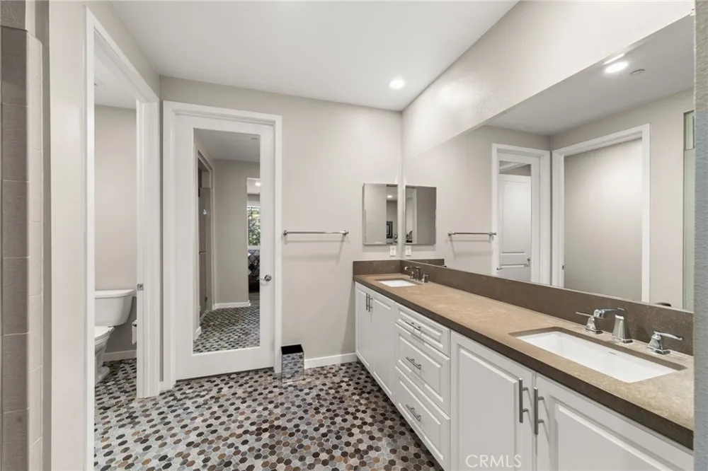 10832 Flora Cypress, CA 90720