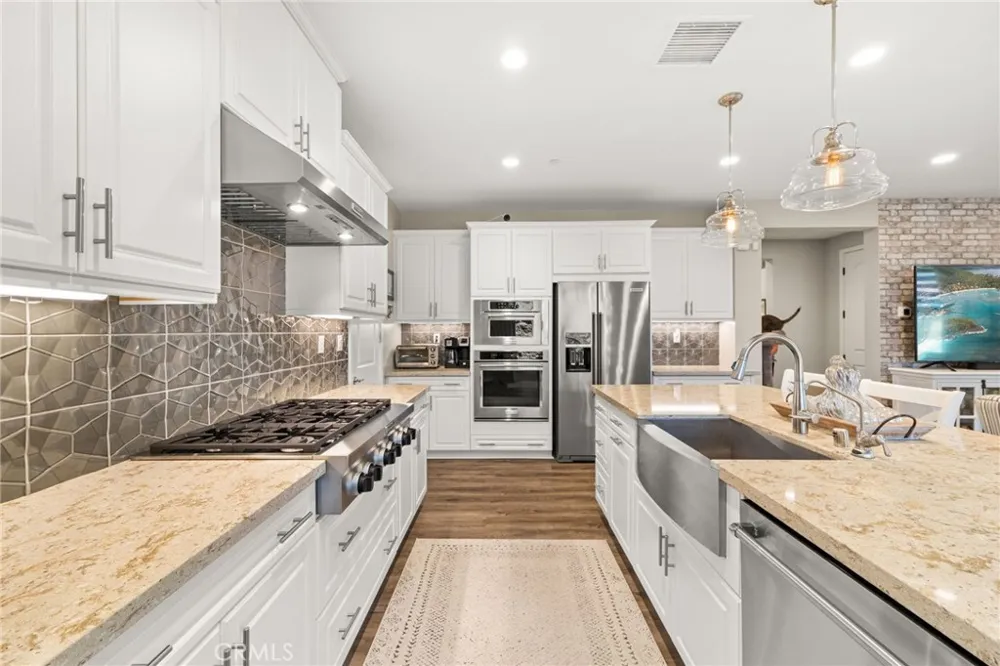10832 Flora Cypress, CA 90720