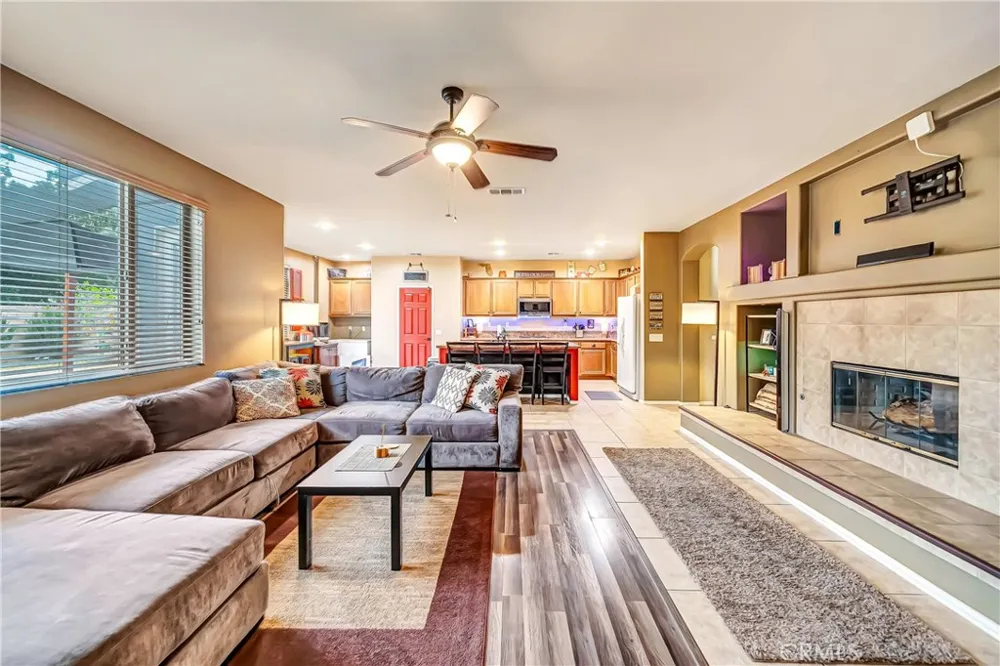 4659 W Avenue J13 Lancaster, CA 93536