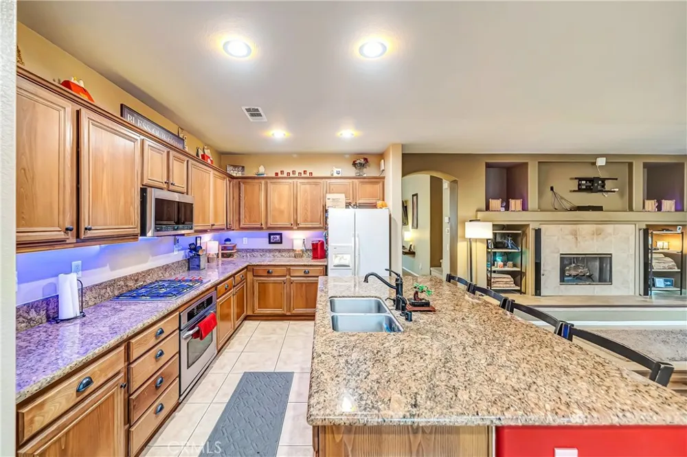 4659 W Avenue J13 Lancaster, CA 93536