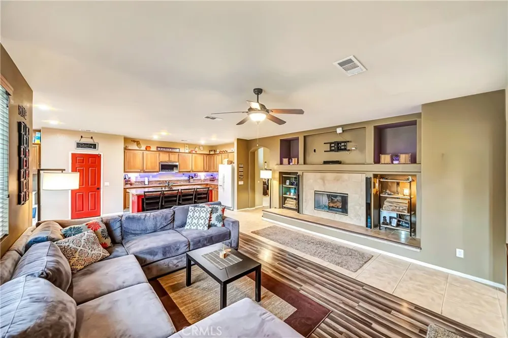 4659 W Avenue J13 Lancaster, CA 93536