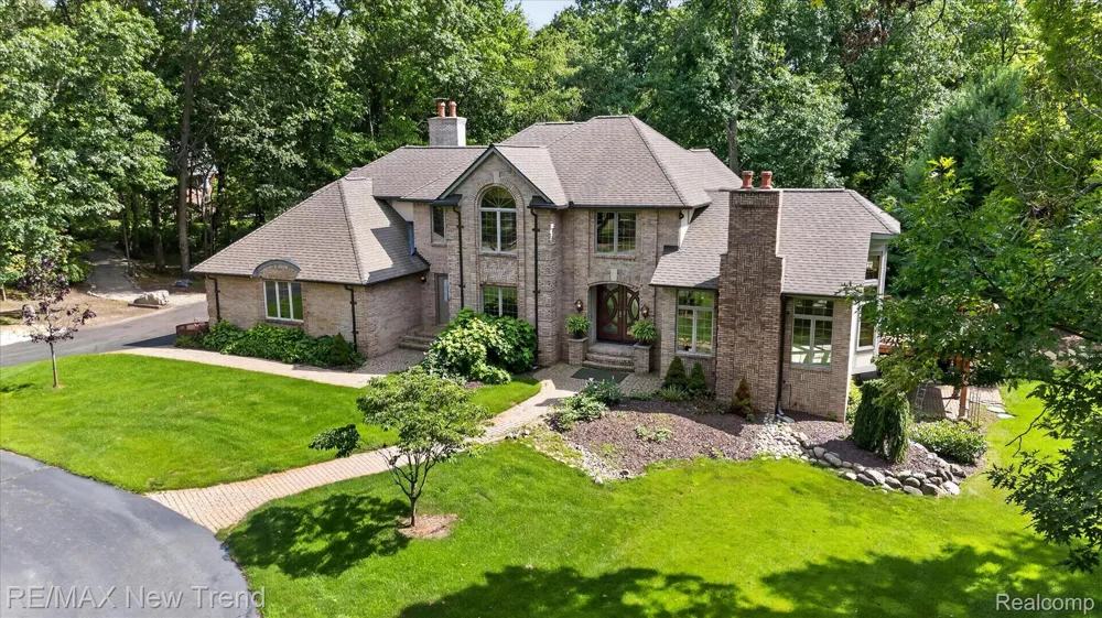 561 Valley Drive Milford Charter Township, MI 48381