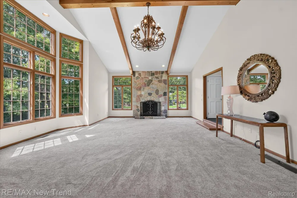 561 Valley Drive Milford Charter Township, MI 48381