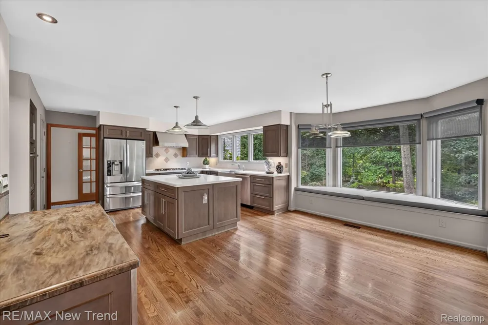 561 Valley Drive Milford Charter Township, MI 48381