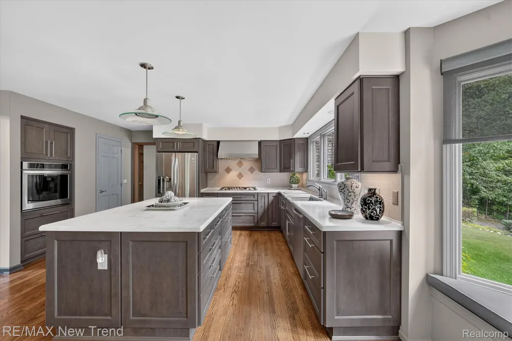 561 Valley Drive Milford Charter Township, MI 48381