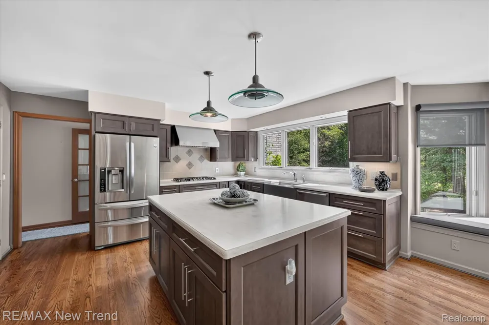 561 Valley Drive Milford Charter Township, MI 48381