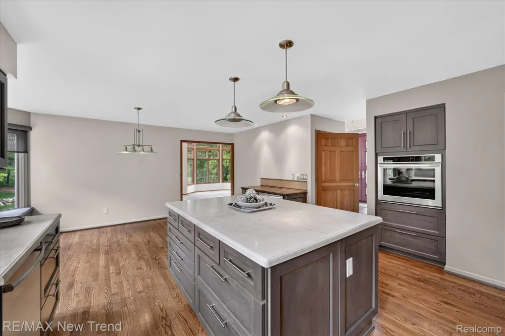561 Valley Drive Milford Charter Township, MI 48381