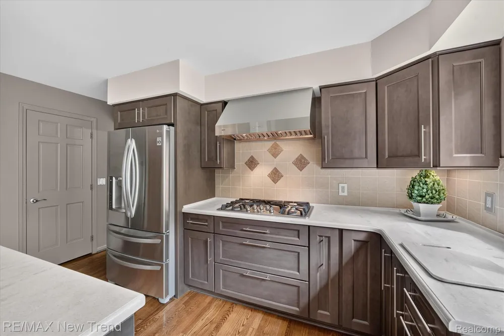 561 Valley Drive Milford Charter Township, MI 48381