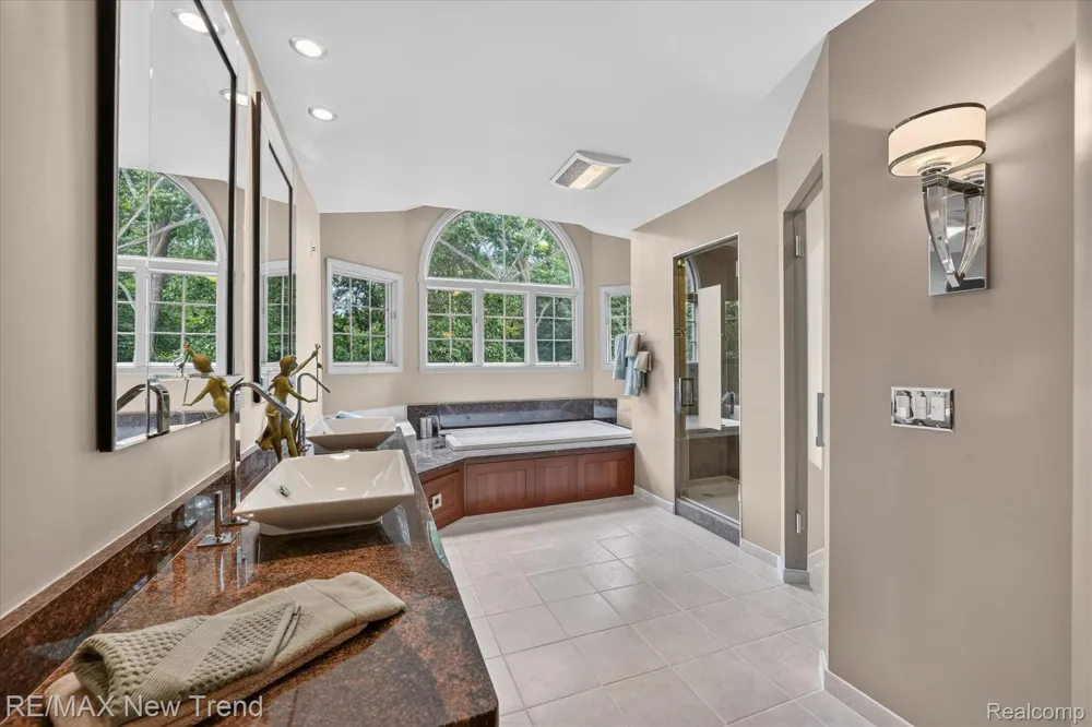 561 Valley Drive Milford Charter Township, MI 48381