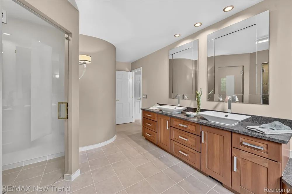 561 Valley Drive Milford Charter Township, MI 48381