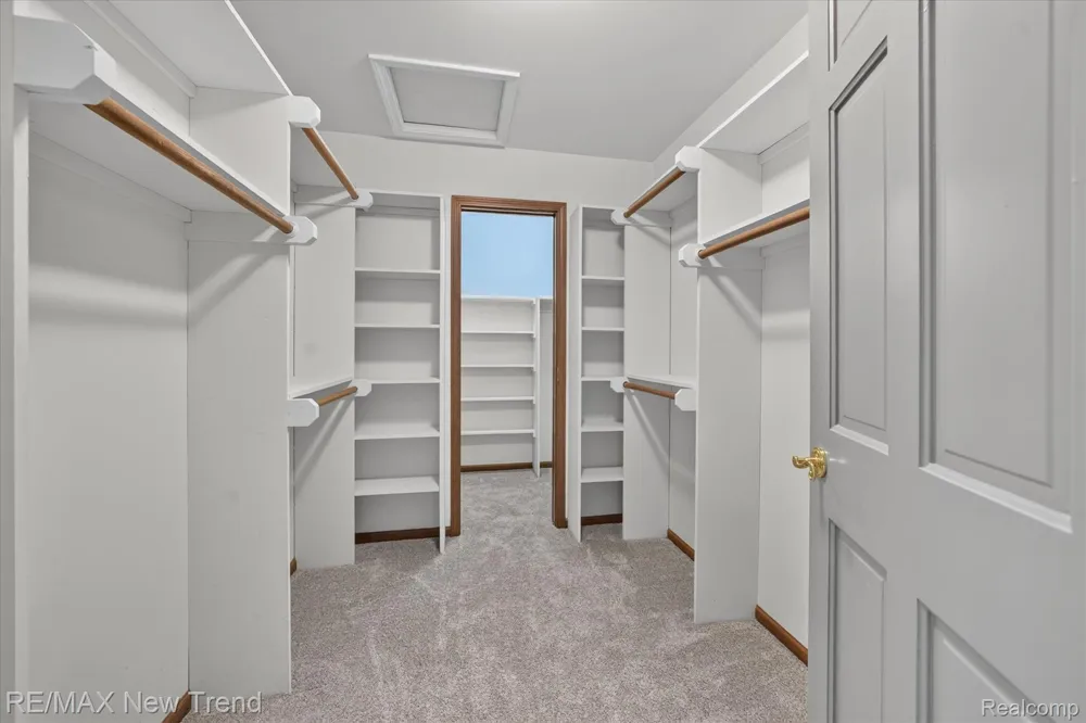 561 Valley Drive Milford Charter Township, MI 48381