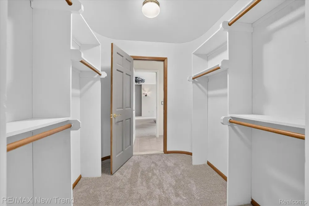 561 Valley Drive Milford Charter Township, MI 48381