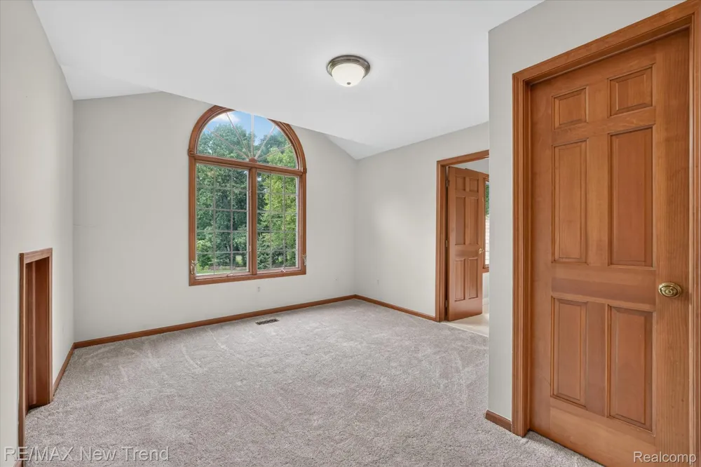 561 Valley Drive Milford Charter Township, MI 48381