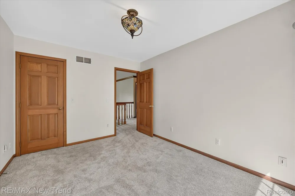 561 Valley Drive Milford Charter Township, MI 48381