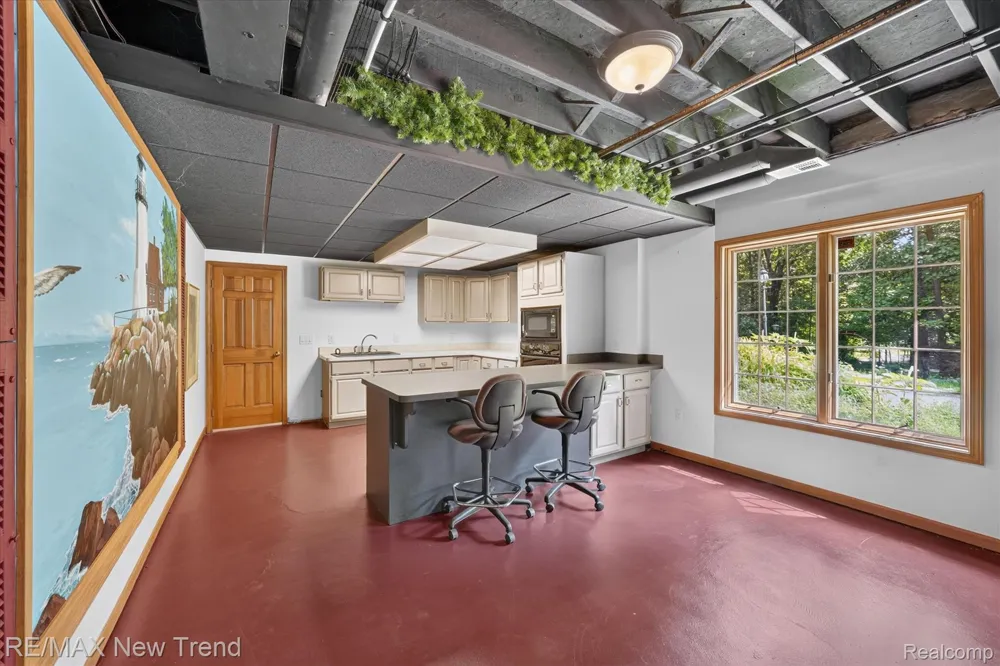561 Valley Drive Milford Charter Township, MI 48381