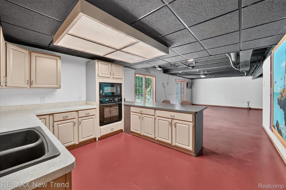 561 Valley Drive Milford Charter Township, MI 48381