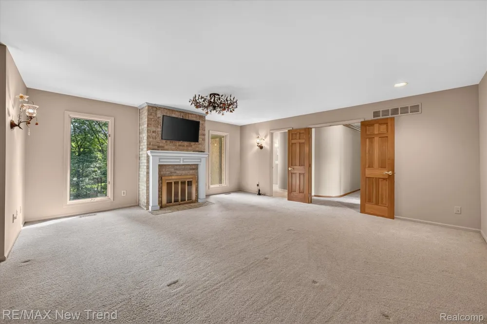 561 Valley Drive Milford Charter Township, MI 48381