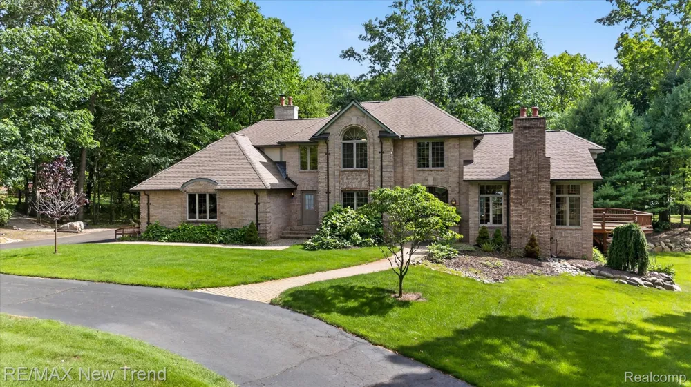 561 Valley Drive Milford Charter Township, MI 48381