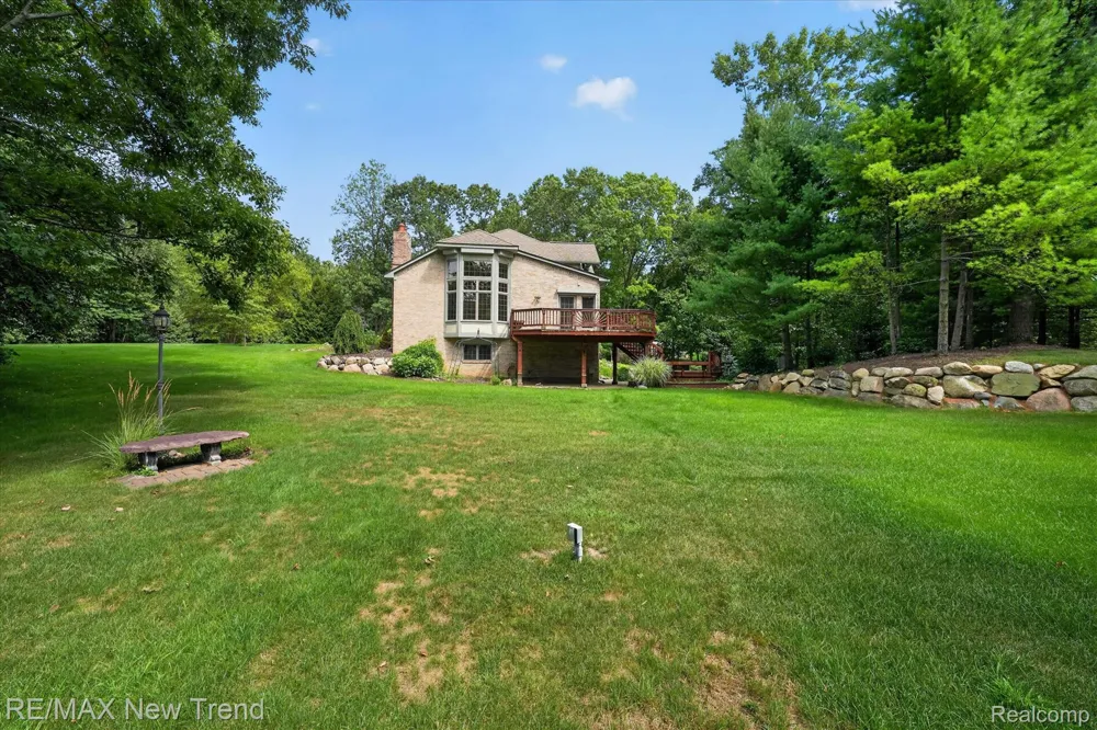 561 Valley Drive Milford Charter Township, MI 48381