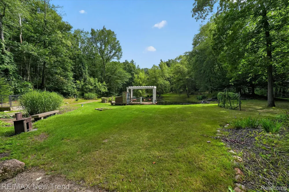 561 Valley Drive Milford Charter Township, MI 48381