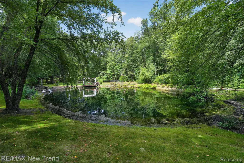 561 Valley Drive Milford Charter Township, MI 48381