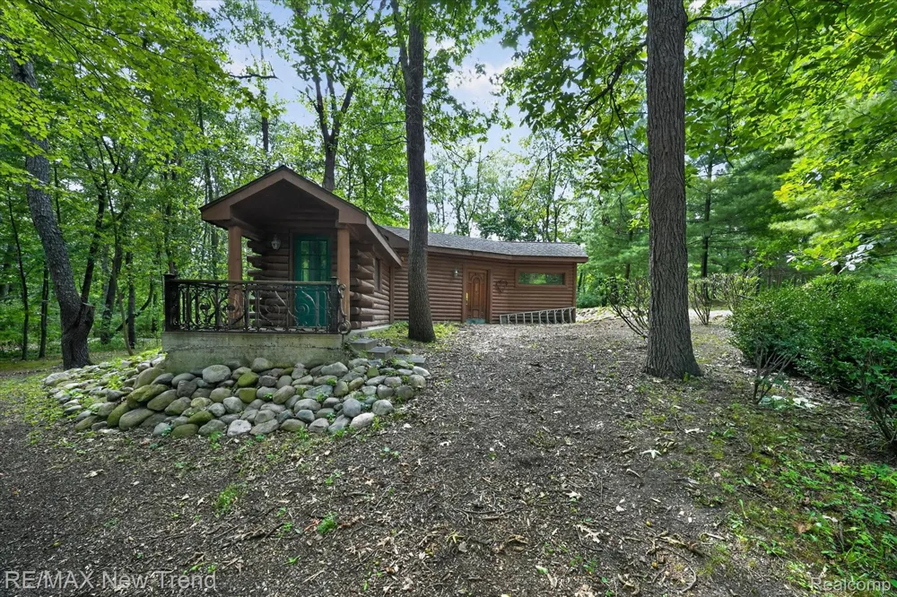 561 Valley Drive Milford Charter Township, MI 48381