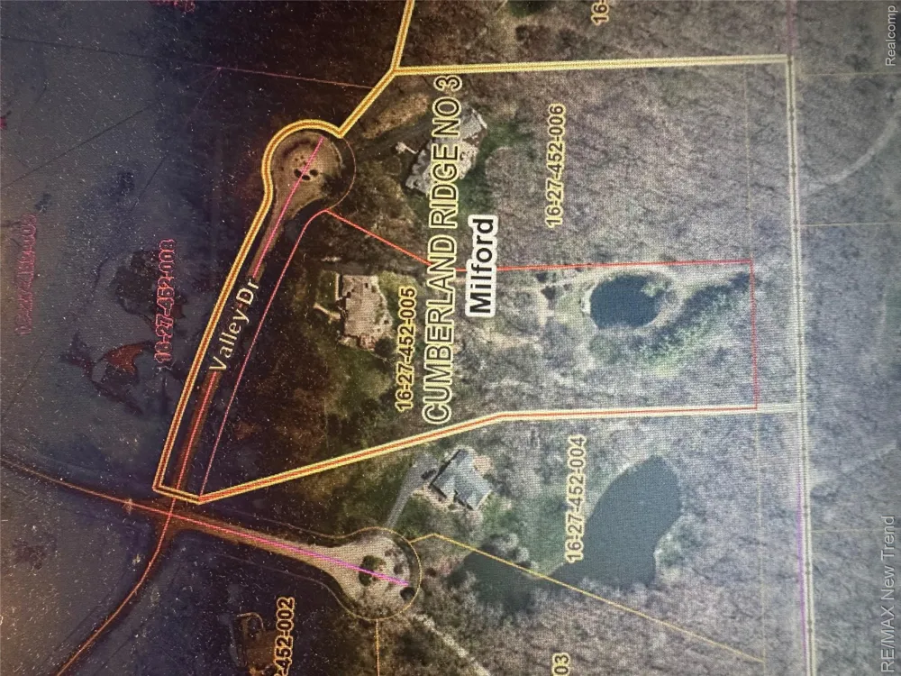 561 Valley Drive Milford Charter Township, MI 48381