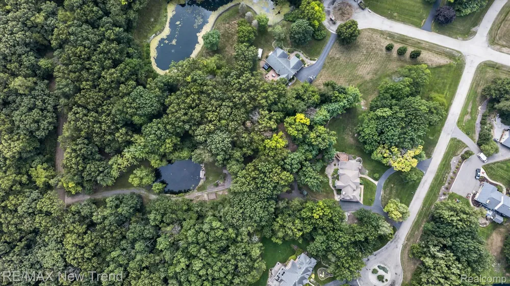 561 Valley Drive Milford Charter Township, MI 48381