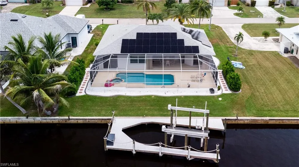 1210 SE 21st Avenue Cape Coral, FL 33990
