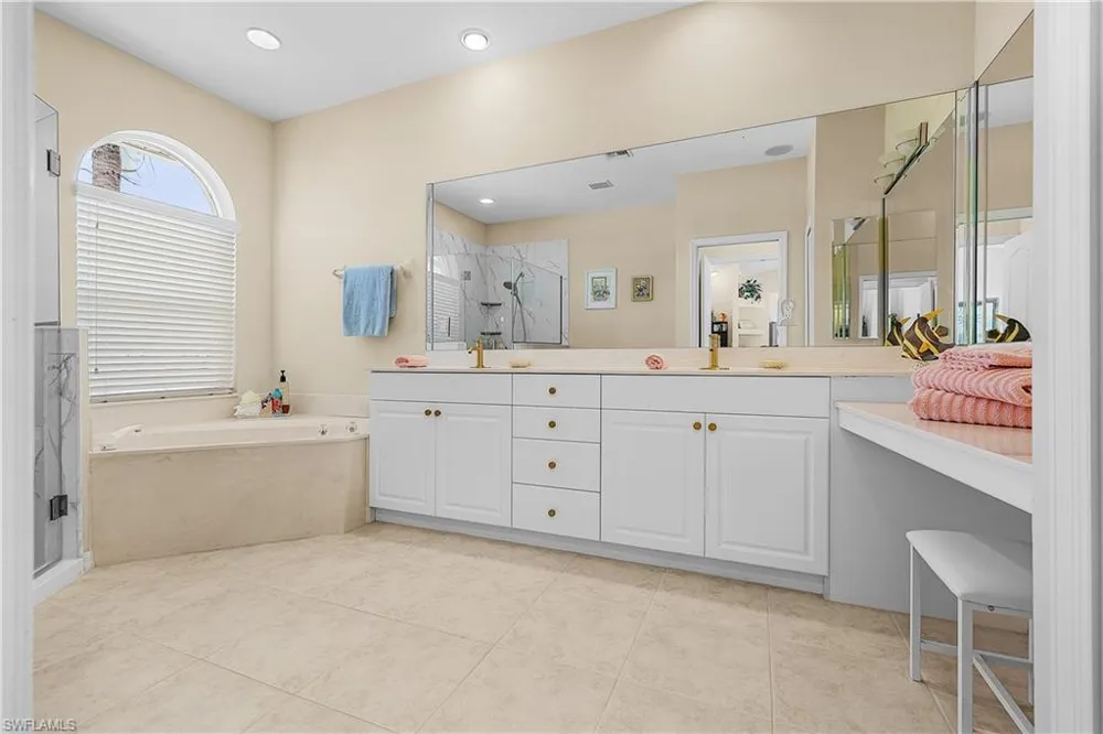 1210 SE 21st Avenue Cape Coral, FL 33990