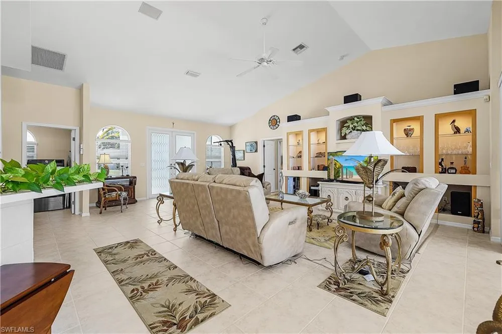 1210 SE 21st Avenue Cape Coral, FL 33990