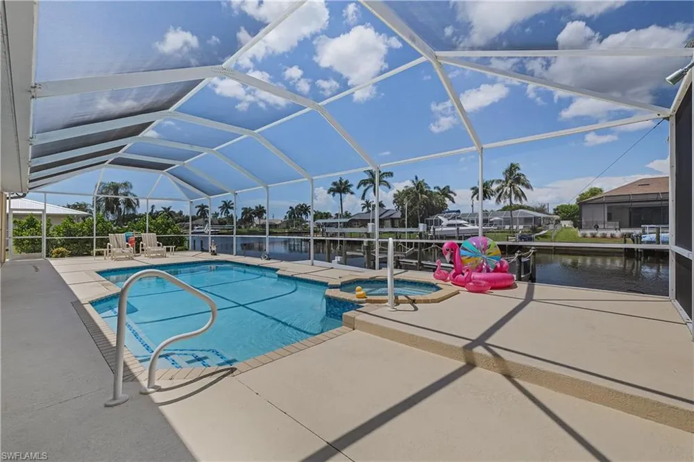 1210 SE 21st Avenue Cape Coral, FL 33990