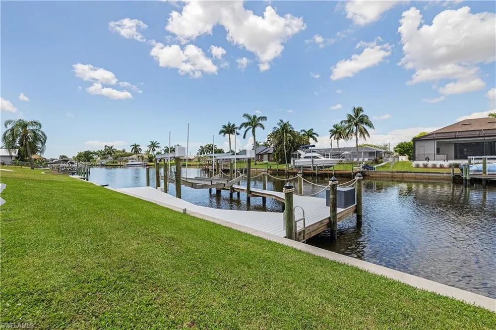 1210 SE 21st Avenue Cape Coral, FL 33990