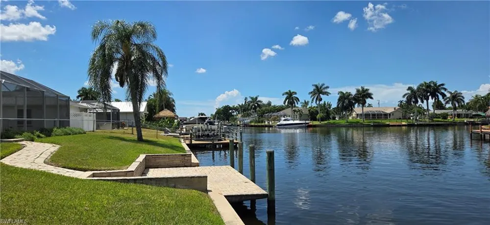1210 SE 21st Avenue Cape Coral, FL 33990