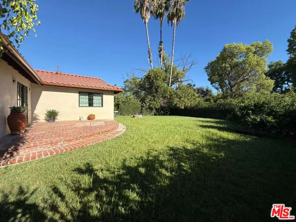 14655 Morrison Street Los Angeles, CA 91403